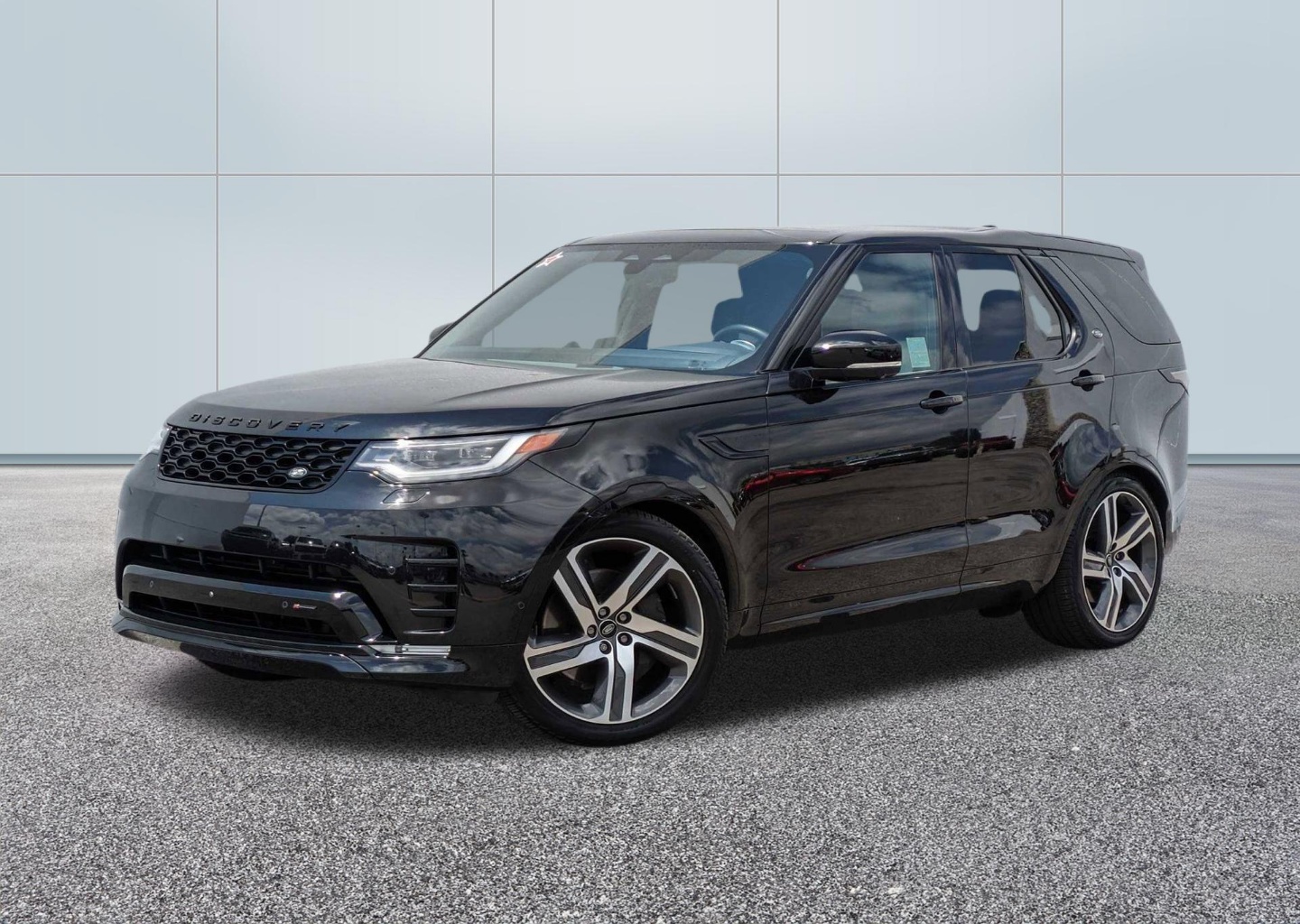 2023 Land Rover Discovery HSE R Dynamic's photo