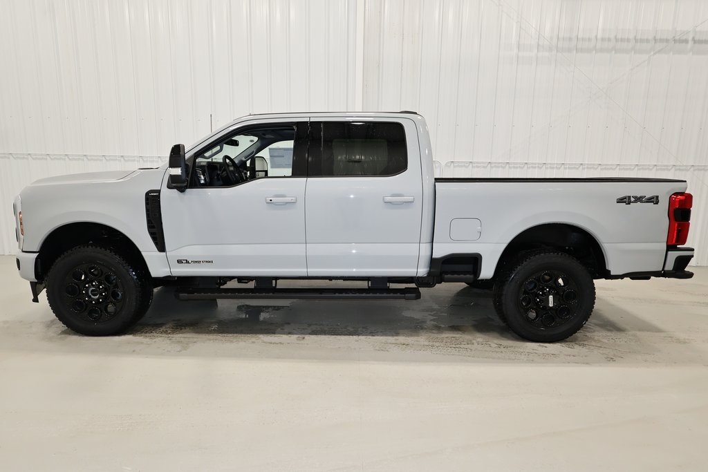 2025 Ford F-250 photo 2