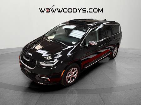 2023 Chrysler Pacifica Limited AWD 3.6L V6 Advanced Safety Package Leather Heated AND Cooled Seats Remote Start Third Row Seating