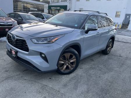 2022 Toyota Highlander Hybrid Bronze Edition