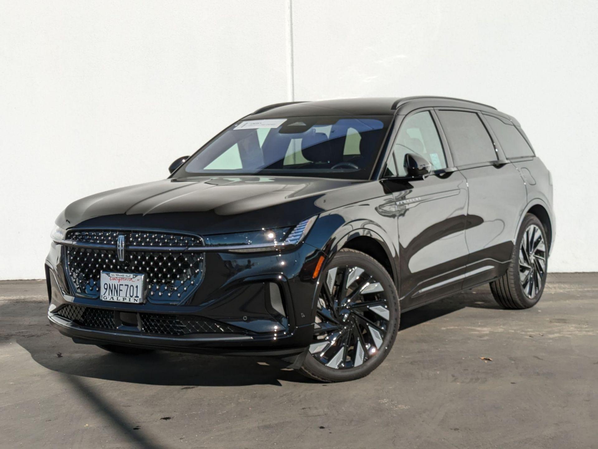 2022 Lincoln Corsair Standard photo 6