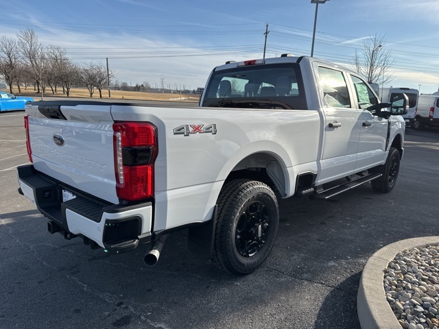 2025 Ford F-250 photo 3