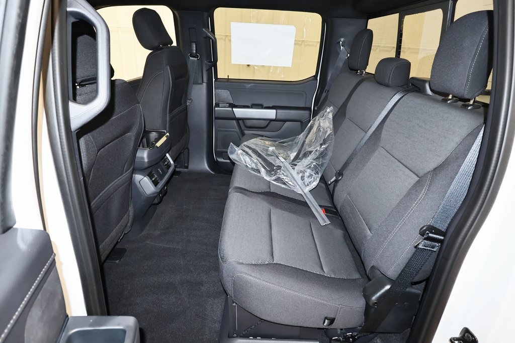 2025 Ford F-150 XLT photo 8