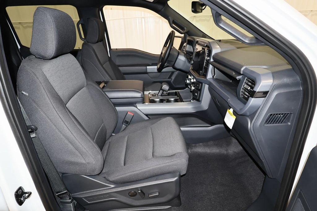 2025 Ford F-150 XLT photo 10