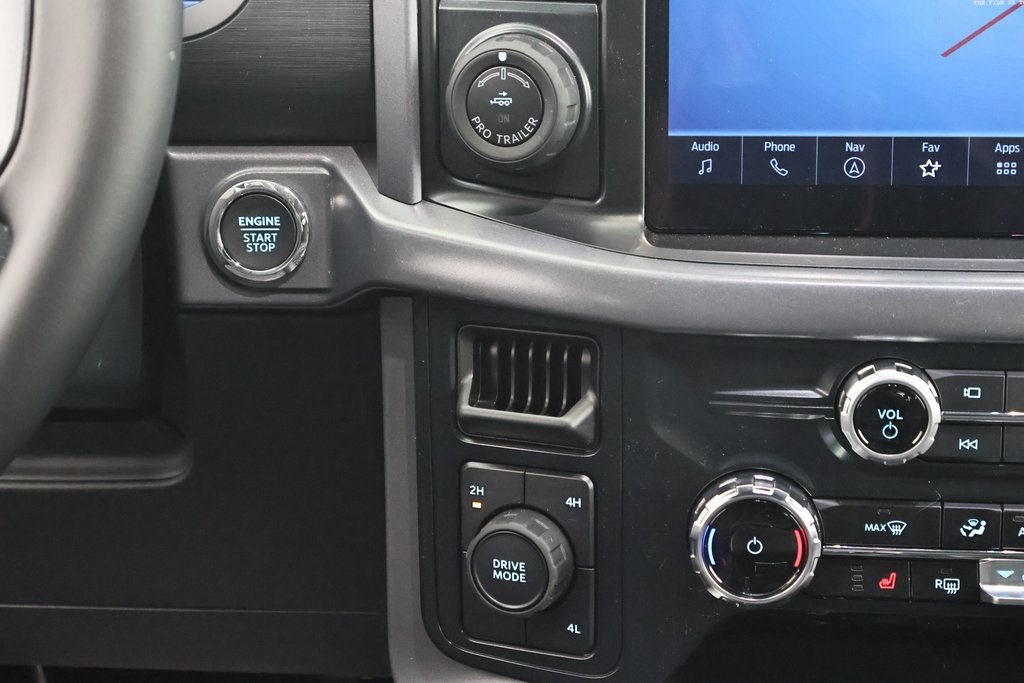 2025 Ford F-150 XLT photo 14