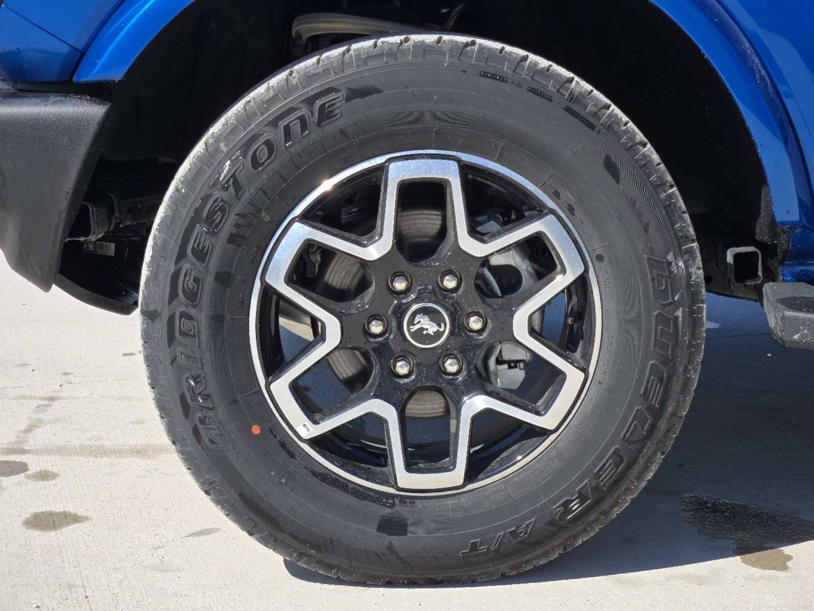 2024 Ford Bronco Outer Banks photo 4