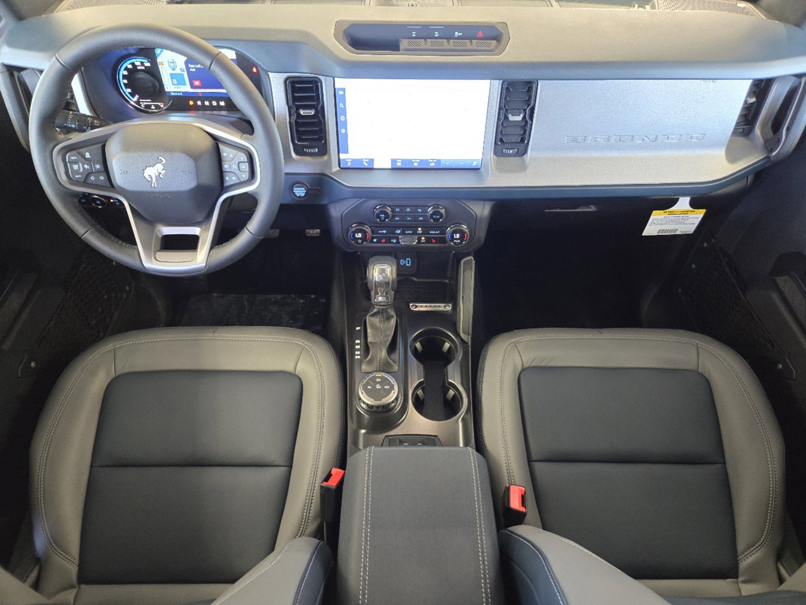 2024 Ford Bronco Outer Banks photo 16