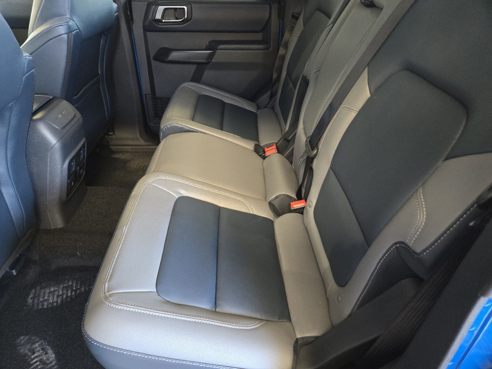 2024 Ford Bronco Outer Banks photo 17