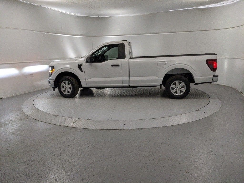 2025 Ford F-150 XL photo 4