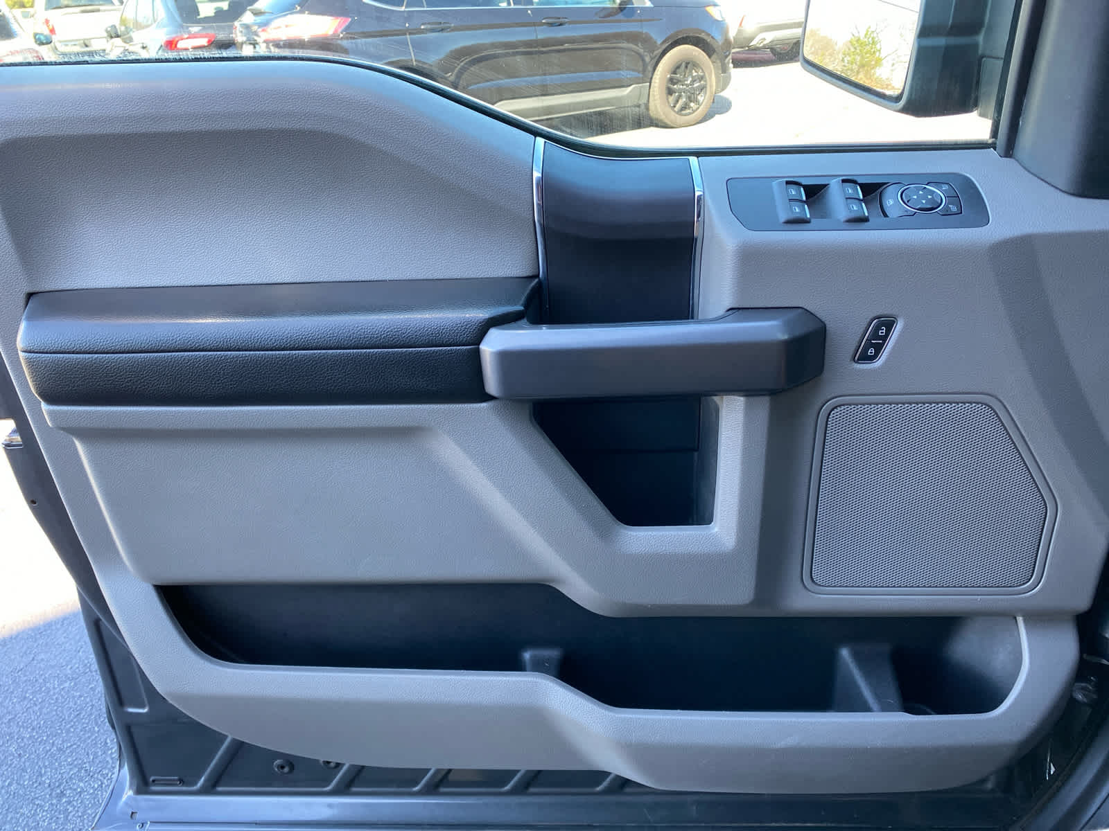 2019 Ford F-150 XLT photo 9