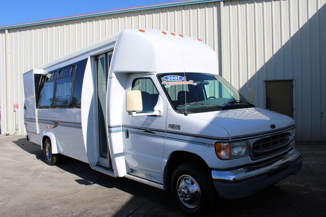 2001 Ford Econoline Commercial Cutaway Standard