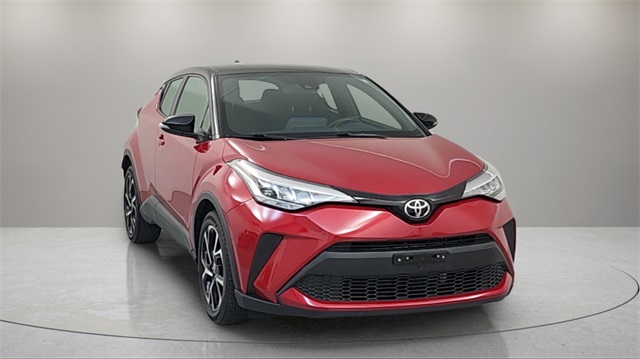 Used 2020 Toyota C-HR XLE with VIN JTNKHMBX5L1087620 for sale in Irving, TX