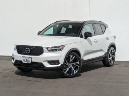 2022 Volvo XC40 T5 R-Design