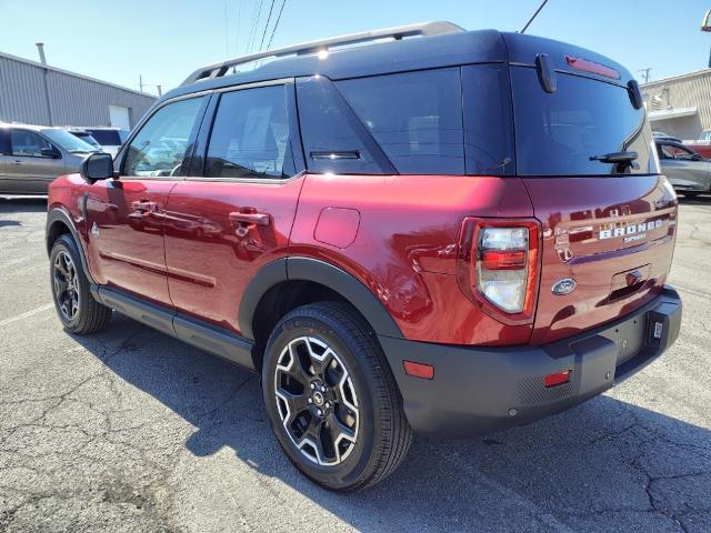 2025 Ford Bronco Outer Banks photo 3