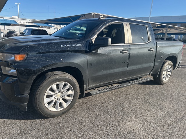 Used 2021 Chevrolet Silverado 1500 Custom with VIN 3GCPWBEKXMG395650 for sale in Irving, TX