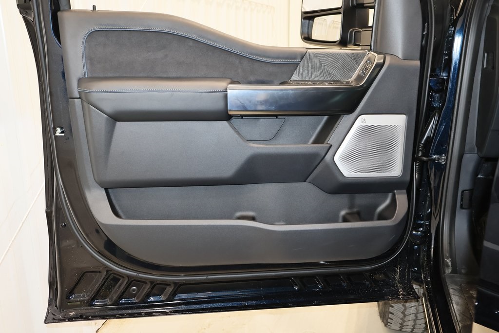 2025 Ford F-350 photo 4