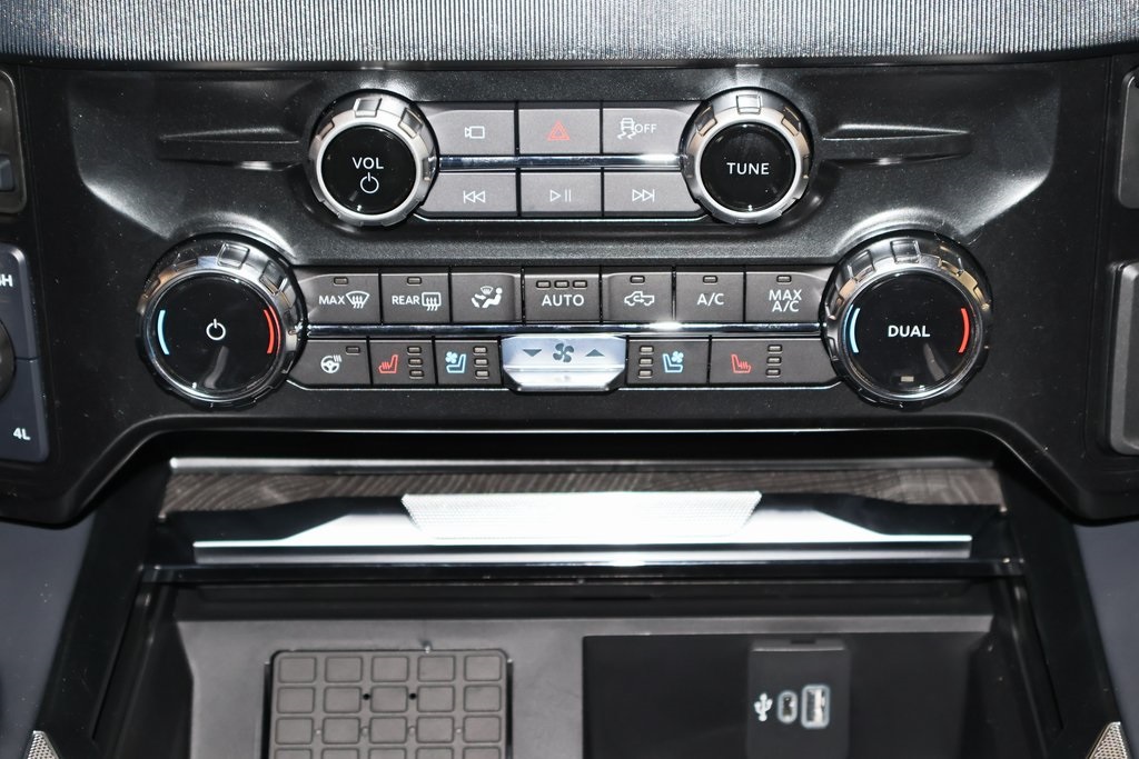 2025 Ford F-350 photo 19