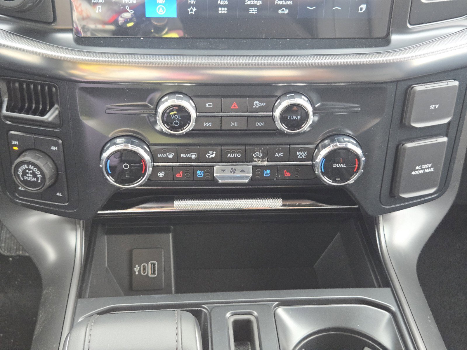 2025 Ford F-150 Lariat photo 13