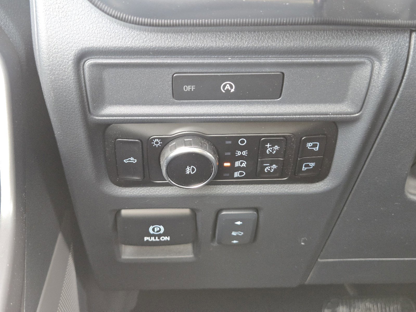 2025 Ford F-150 Lariat photo 16