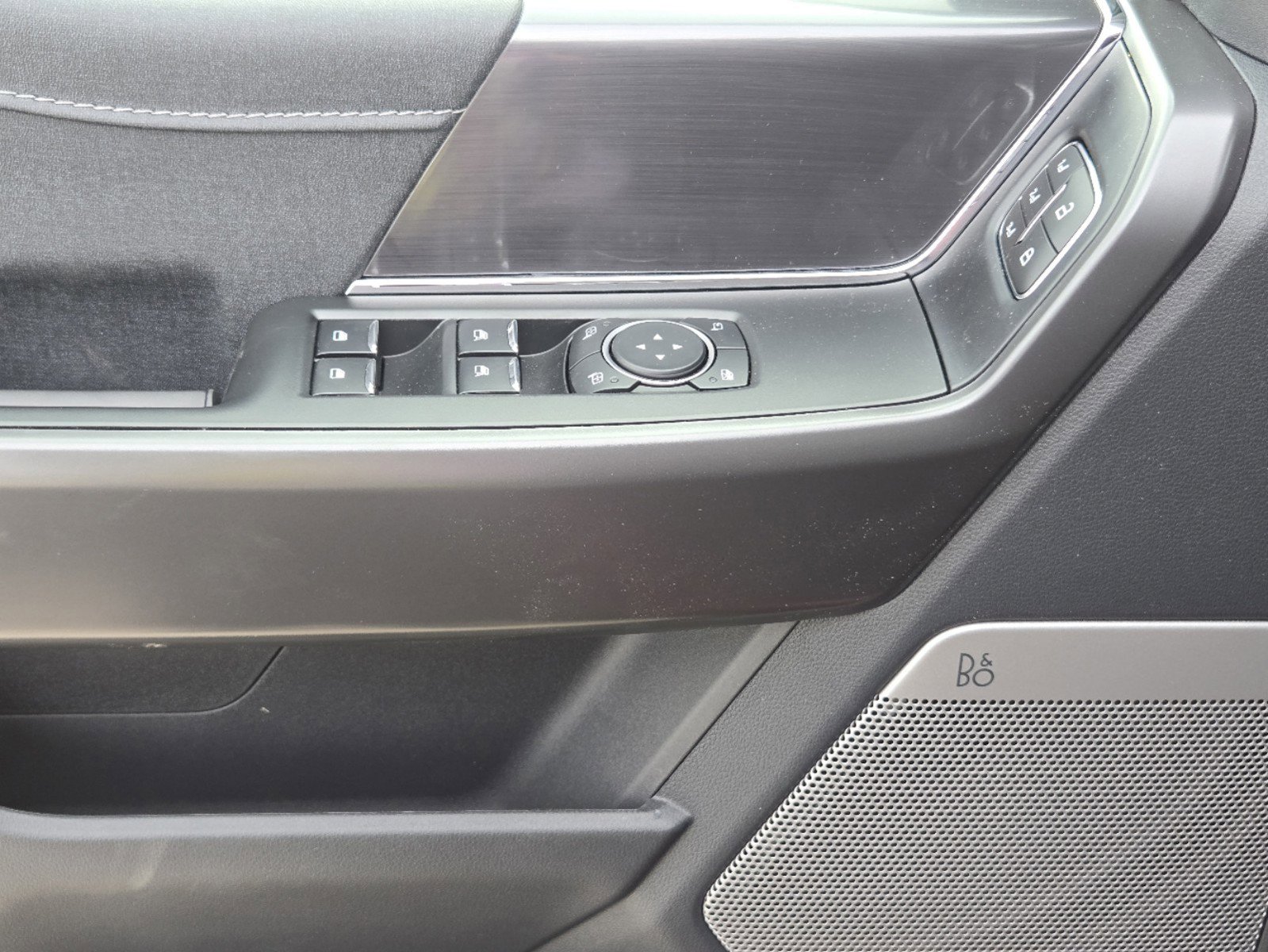 2025 Ford F-150 Lariat photo 17