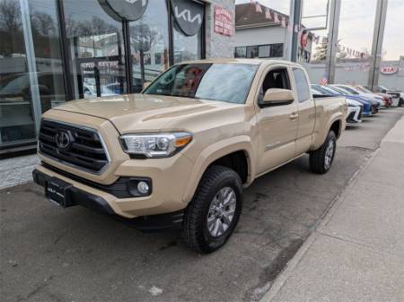 2018 Toyota Tacoma SR