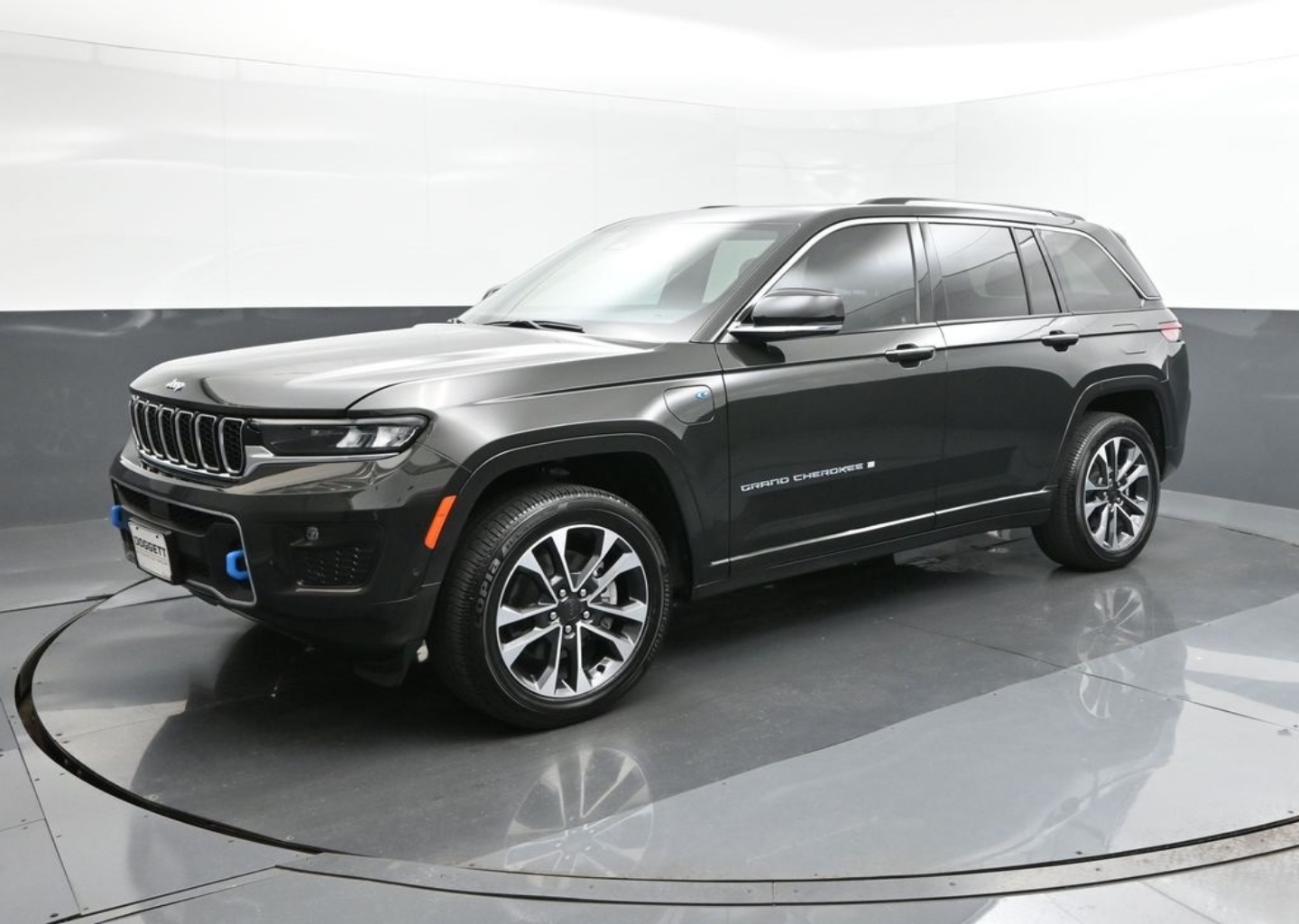 Used 2023 Jeep Grand Cherokee Overland 4xe with VIN 1C4RJYD68PC670762 for sale in Houston, TX
