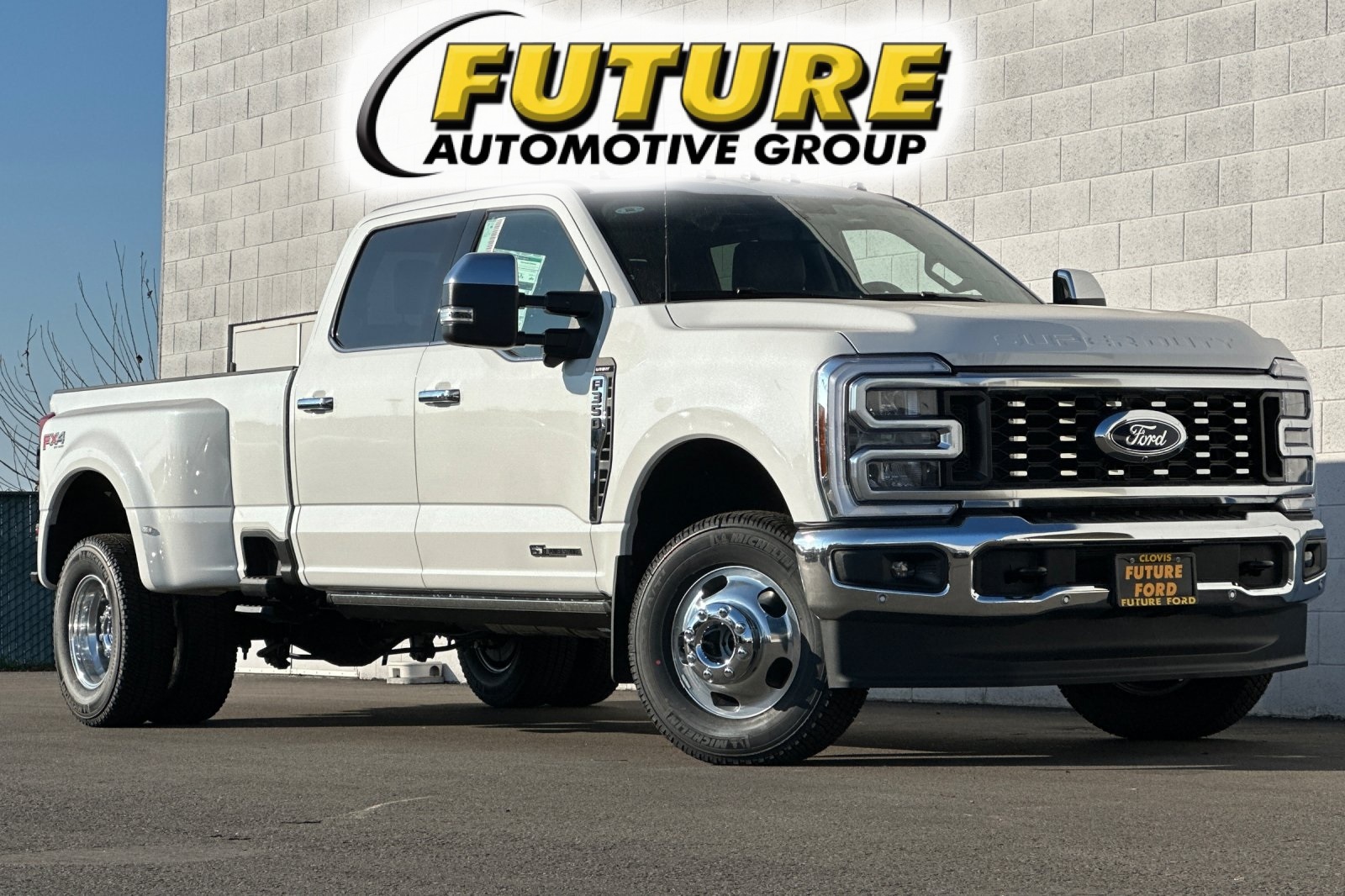 New 2025 Ford F-350SD LARIAT