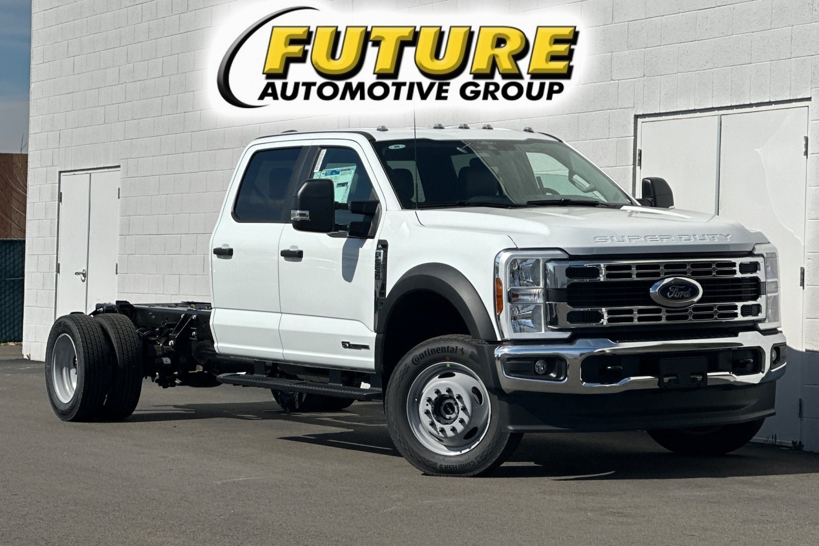 2025 Ford F-550 Super Duty Chassis Cab XL's photo