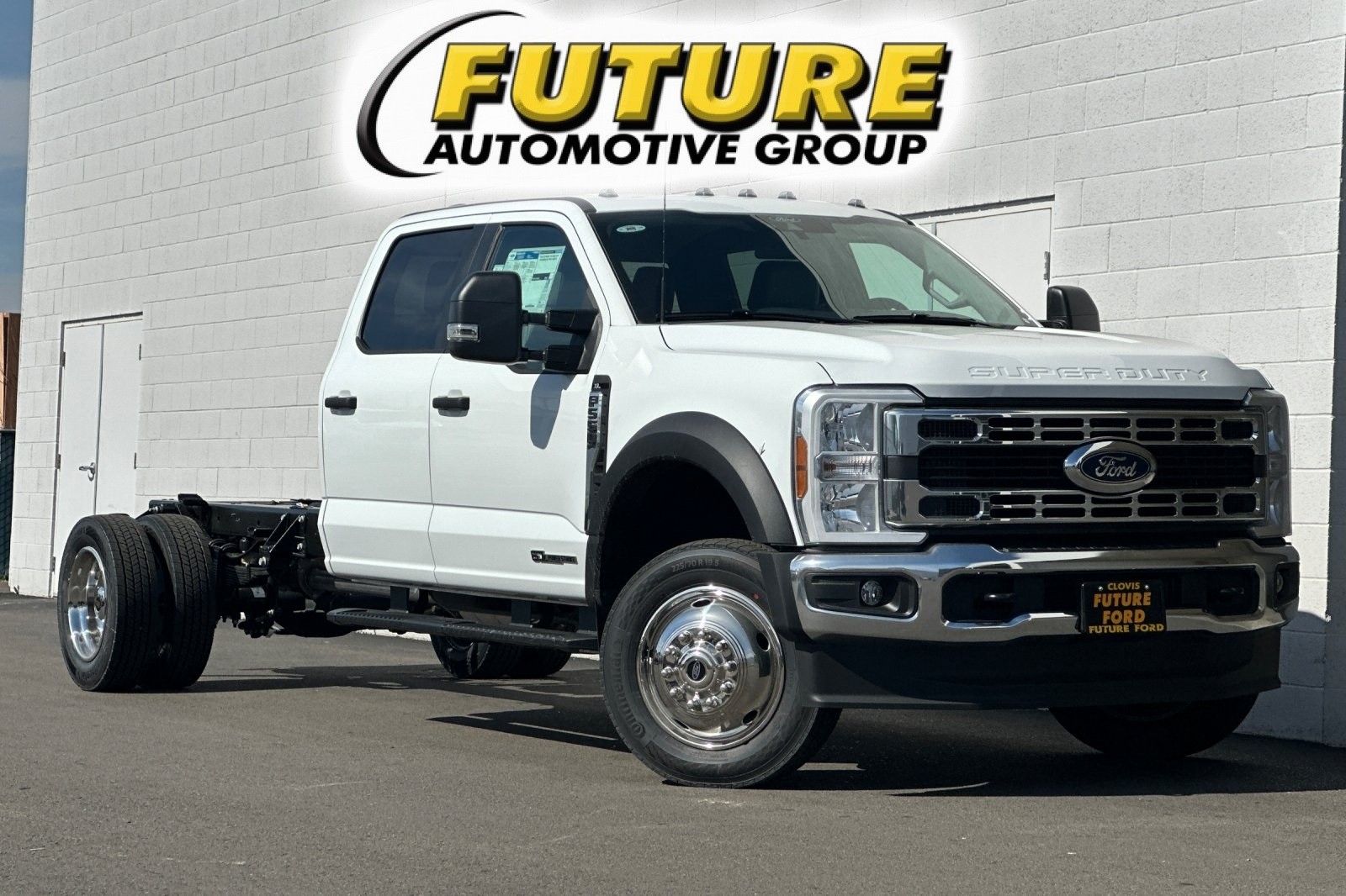 2025 Ford F-550 Super Duty Chassis Cab XL's photo