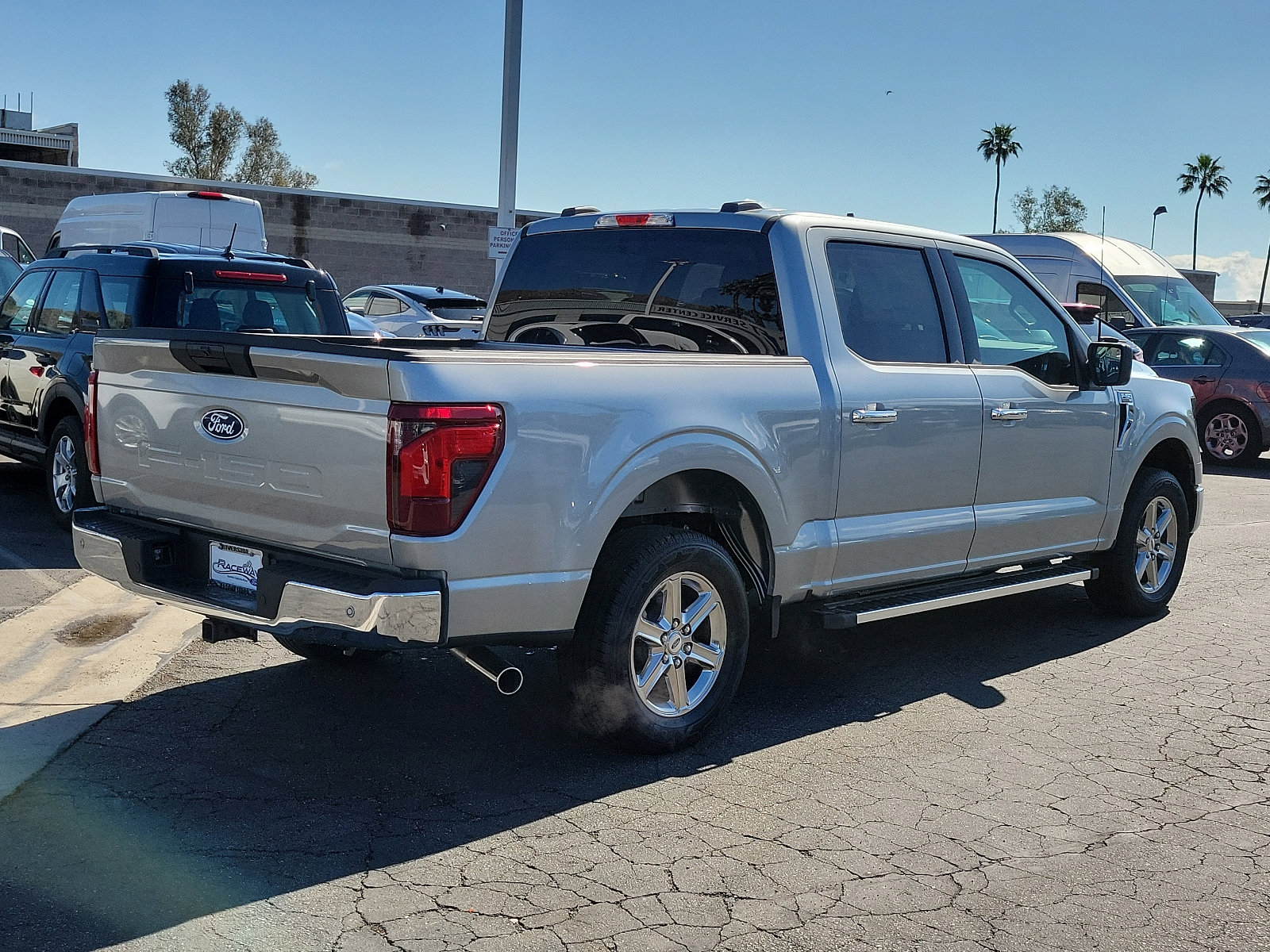 2025 Ford F-150 XLT photo 2