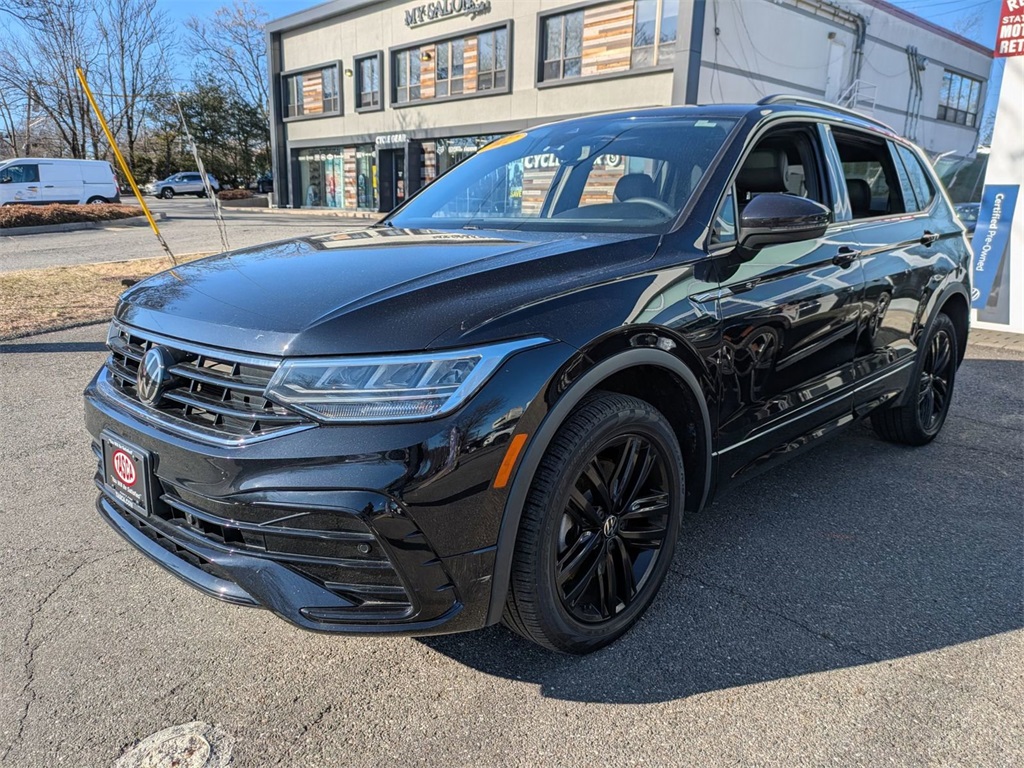 2022 Volkswagen Tiguan 2.0T SE R-Line Black