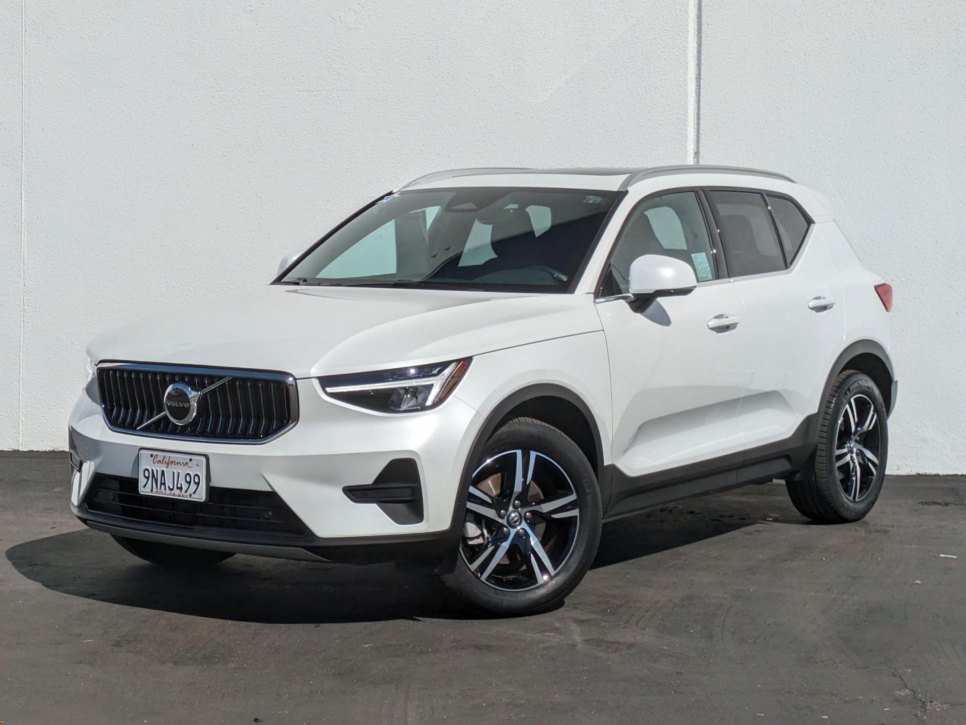 Used 2025 Volvo XC40 B5 Core Bright Theme