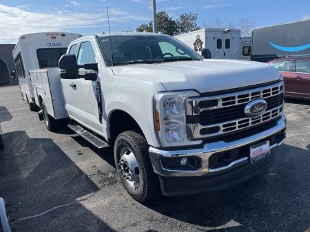 2024 Ford F-350SD XL Reading 9' Service Body