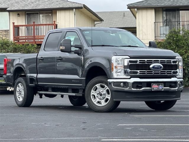 2025 Ford Super Duty F-250 SRW XLT