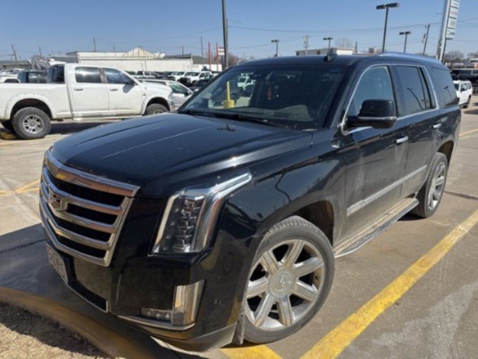 Used 2019 Cadillac Escalade Luxury 4X4 6.2L V8 Sunroof Tow Package Advanced Safety Package Third Row Seating