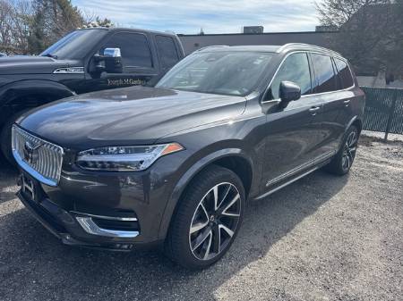 2024 Volvo XC90 B6 Plus Bright Theme