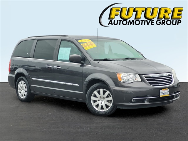 2016 Chrysler Town & Country Touring