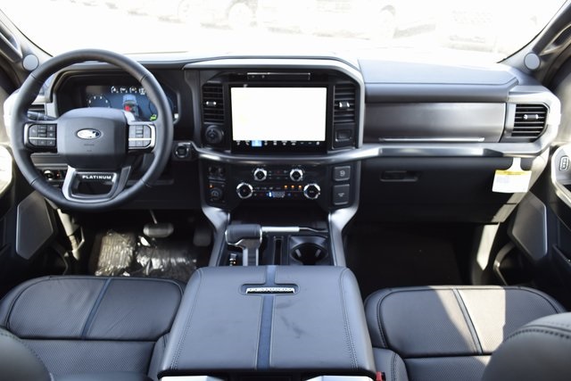 2025 Ford F-150 Platinum photo 4