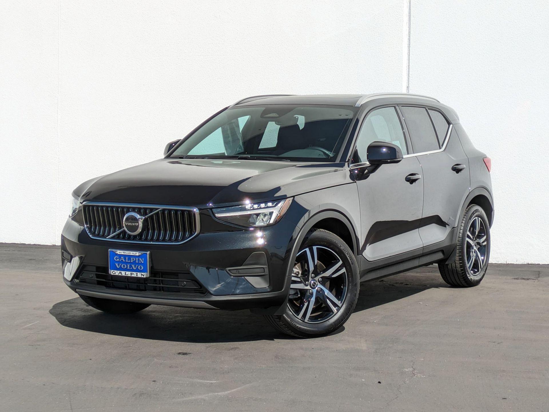 Used 2025 Volvo XC40 B5 Core Bright Theme