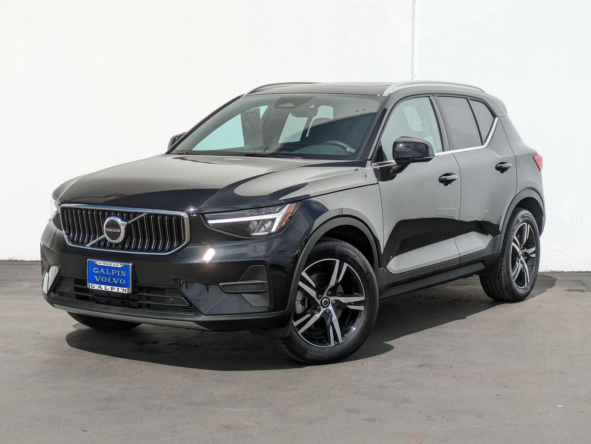 Used 2025 Volvo XC40 B5 Core Bright Theme