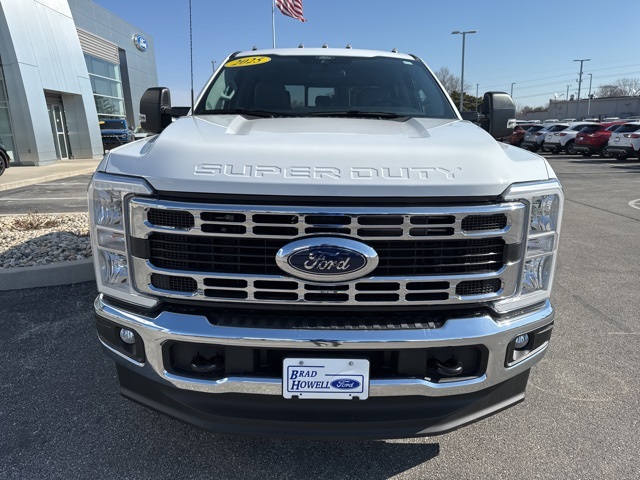 2025 Ford F-350 photo 3