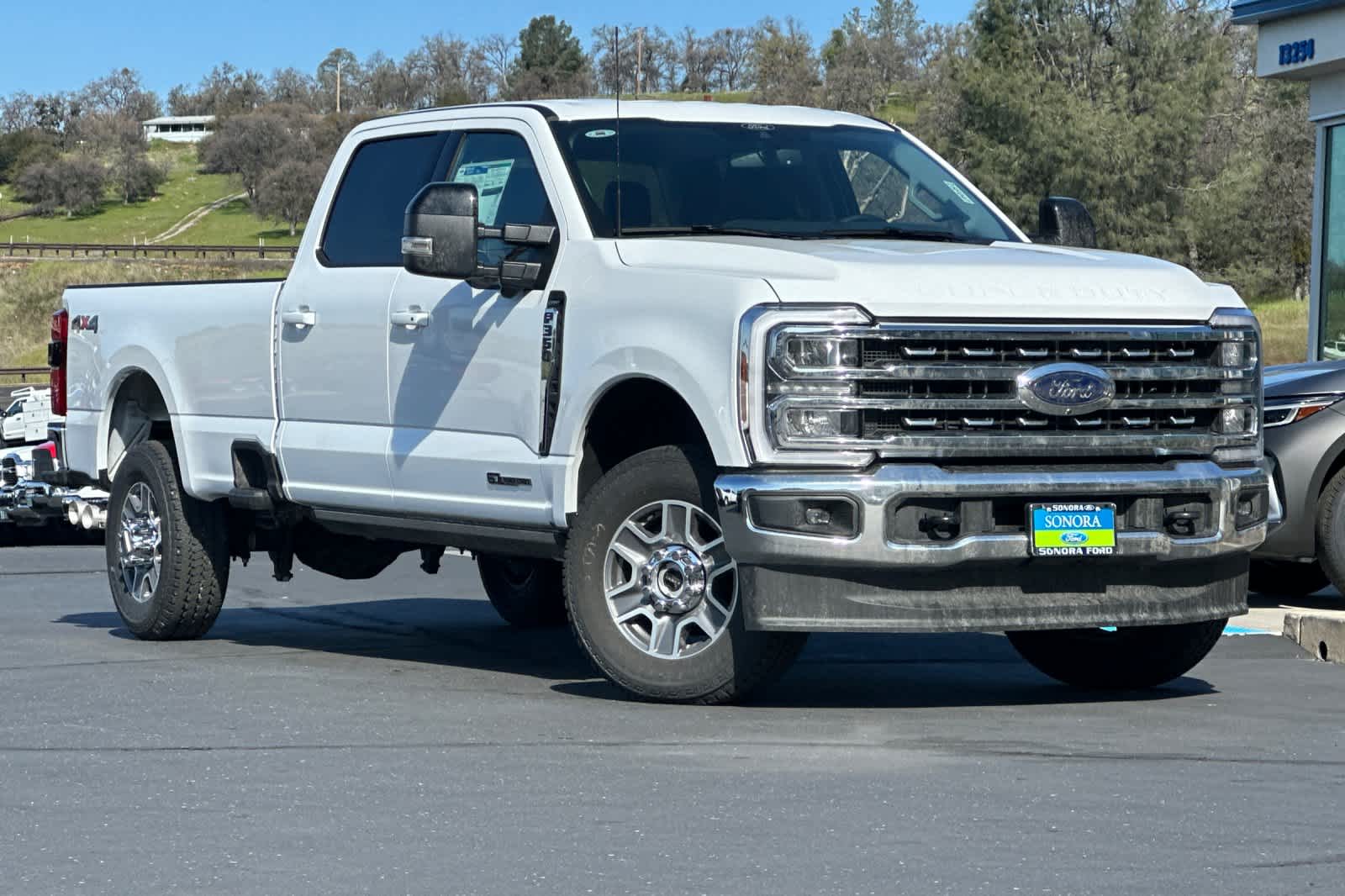 2025 Ford F-350 Lariat photo 2