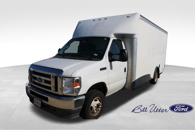 2022 Ford E-450SD Base