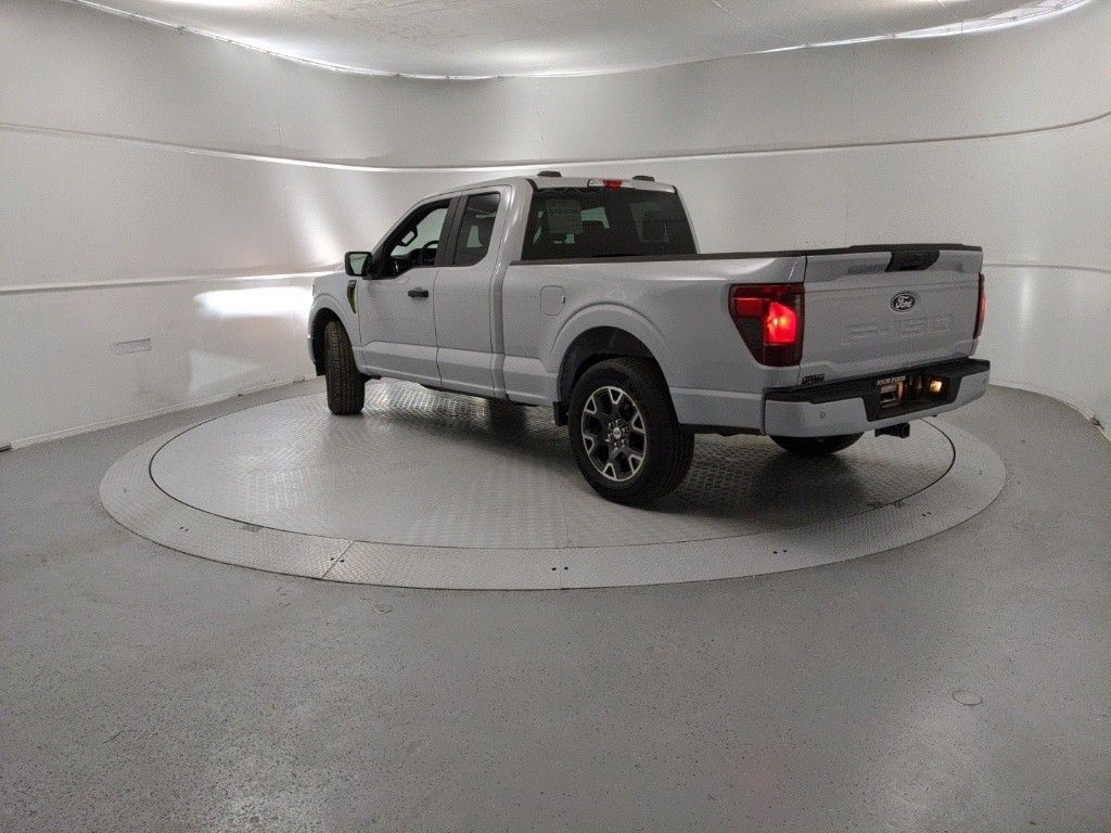 2025 Ford F-150 STX photo 4