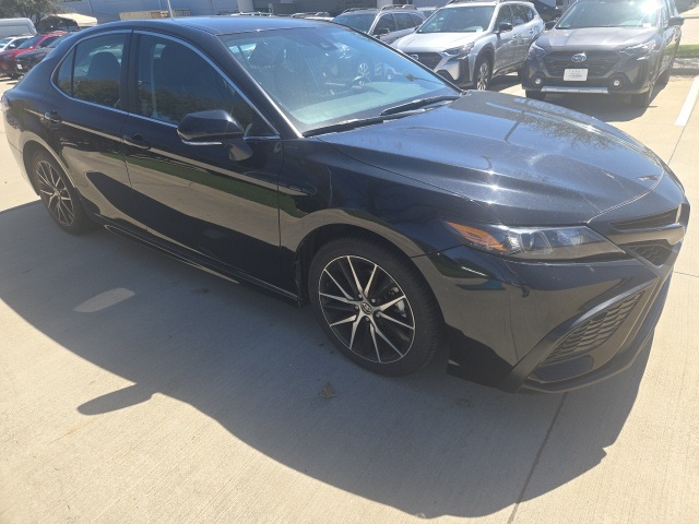 Used 2023 Toyota Camry SE