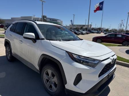 2022 Toyota RAV4 XLE