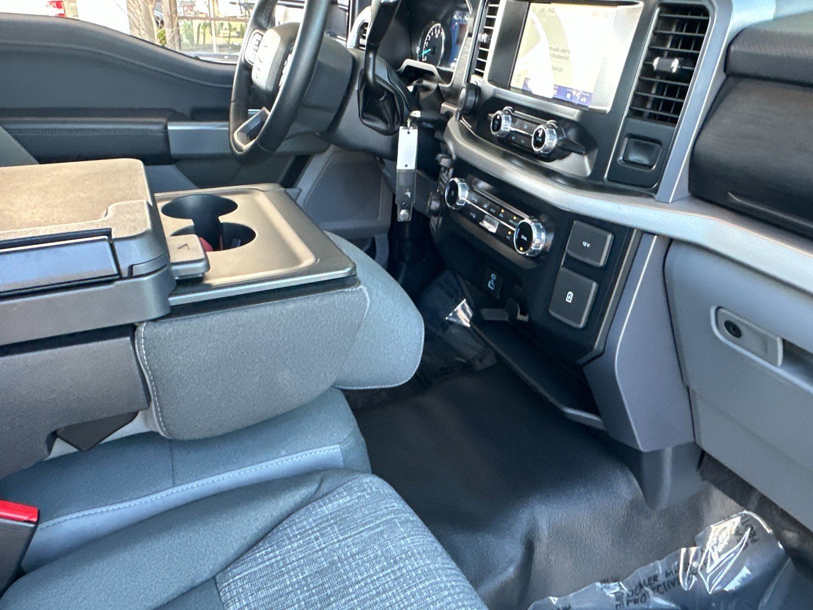 2023 Ford F-150 XLT photo 13