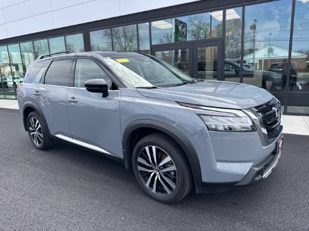 2024 Nissan Pathfinder Platinum