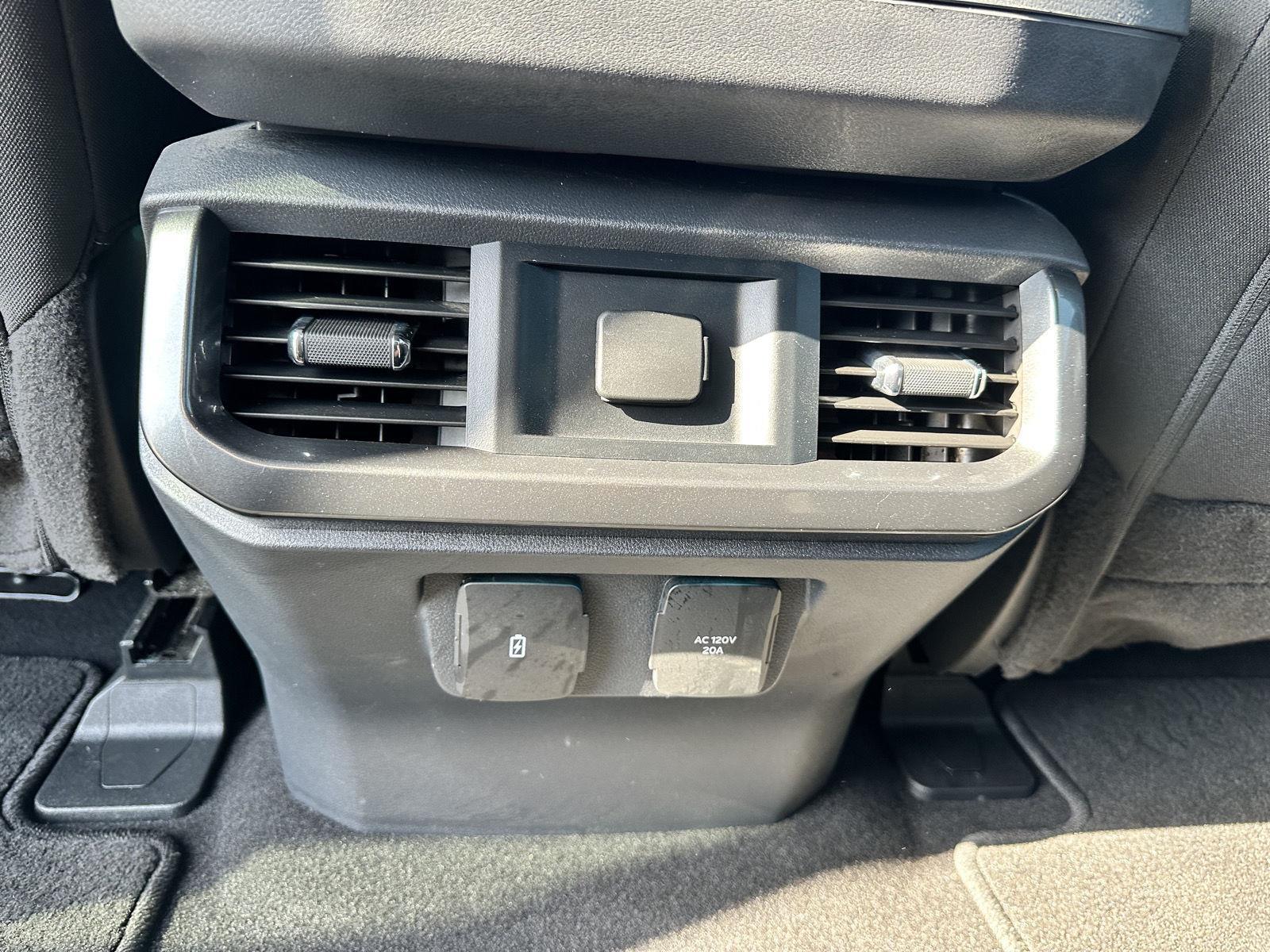2023 Ford F-150 XLT photo 17