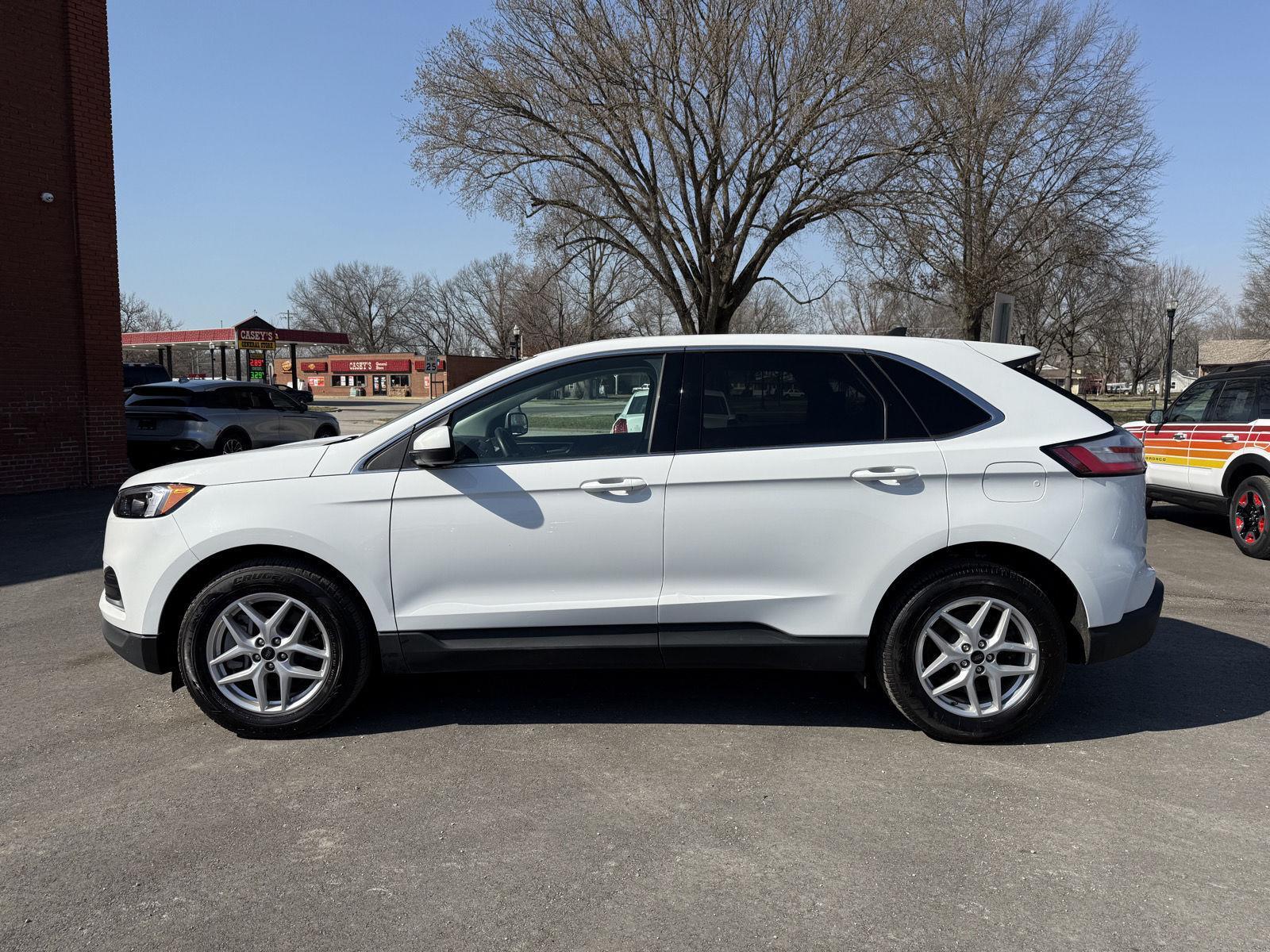 2024 Ford Edge SEL photo 4